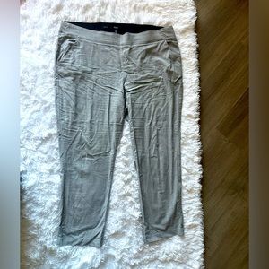 Simply Vera Women Grey Trousers with pockets  size 2xl